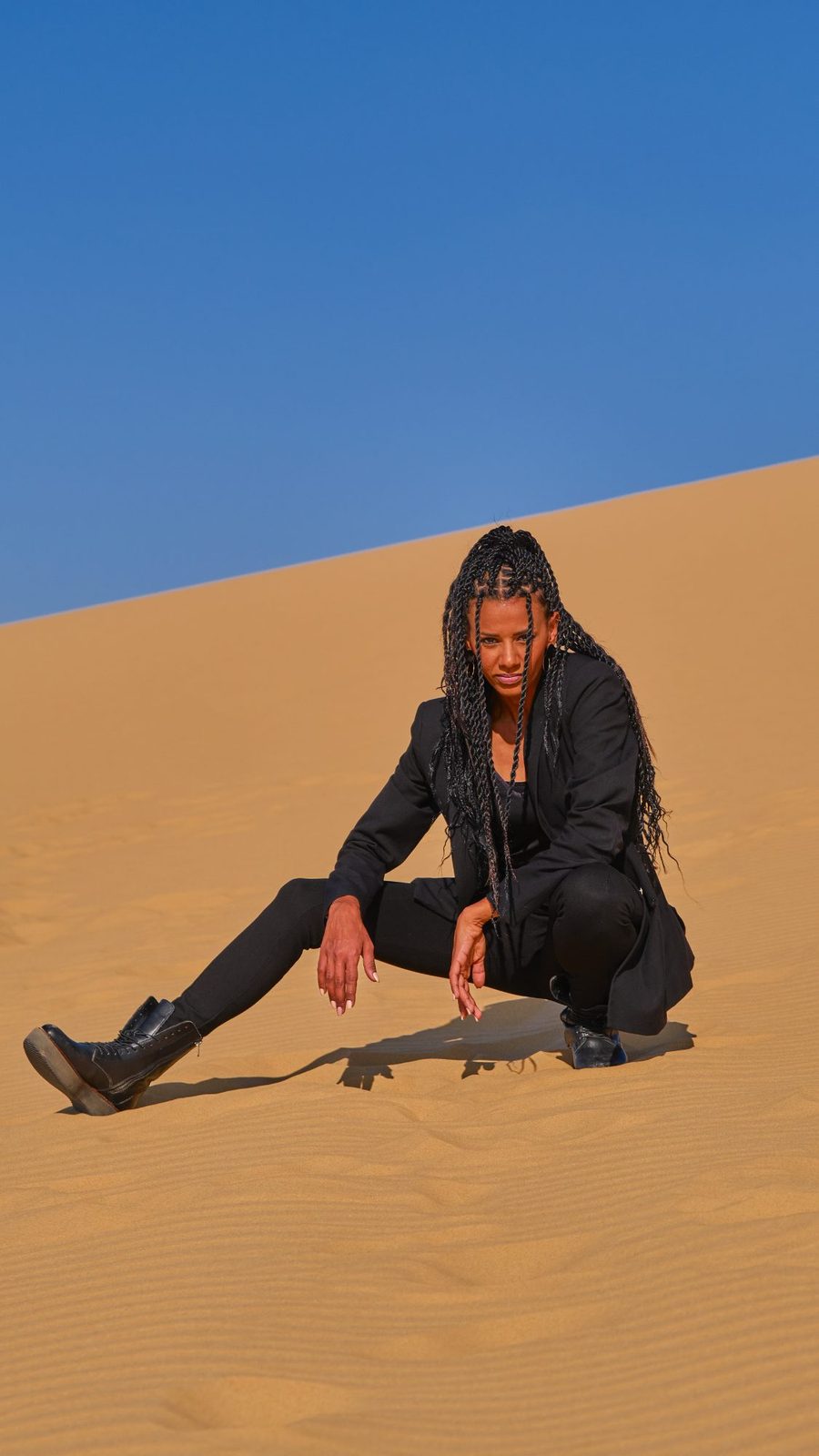 Dancing with the Dunes – lifestyle portraits photography by Amr El Hadeka, image 5 of 22